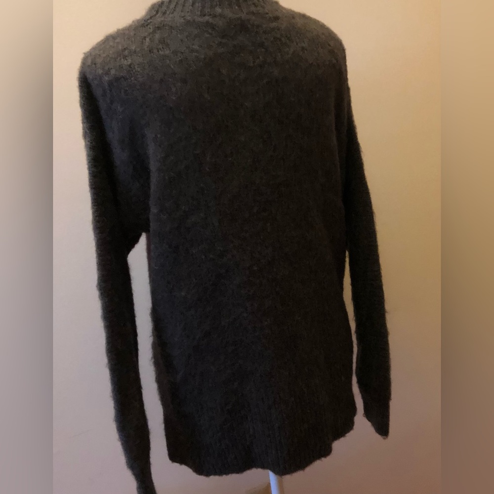 Simply Vera Vera Wang Color Block Fuzzy Ombr Swea… - image 3